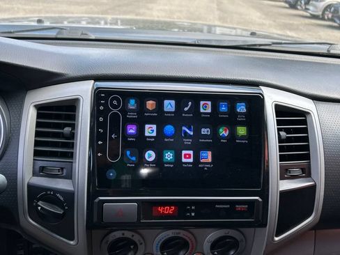 Used 2011 Toyota Tacoma 4x4 Double Cab w/ TRD Off-Road Pkg w/JBL Audio image 13