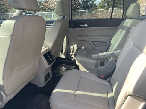 Used 2019 Volkswagen Atlas SE w/ Panoramic Sunroof Package image 16