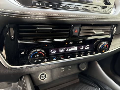 Used 2021 Nissan Rogue SL w/ Premium Package AWD/4WD image 9