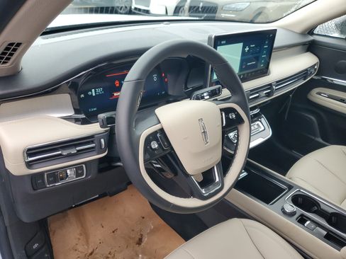 New 2026 Lincoln Corsair Premiere image 12