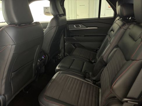 Used 2025 Ford Explorer ST-Line w/ ST-Line Street Pack image 22