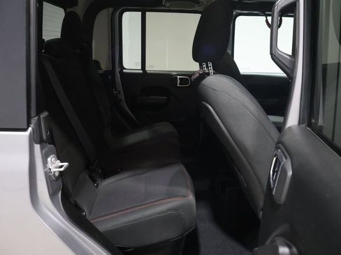 Used 2020 Jeep Gladiator Rubicon w/ Cold Weather Group image 20