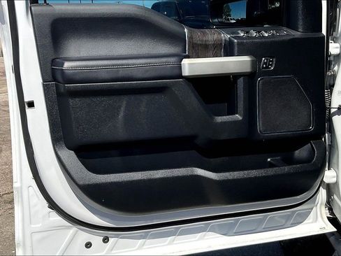 Used 2021 Ford F250 Lariat w/ Lariat Value Package AWD/4WD image 17