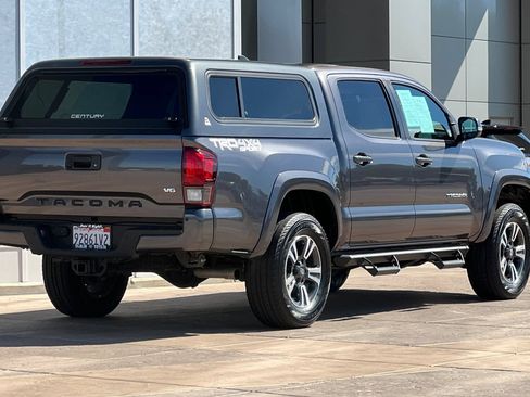 Certified 2019 Toyota Tacoma TRD Sport w/ TRD Premium Sport Package AWD/4WD image 4