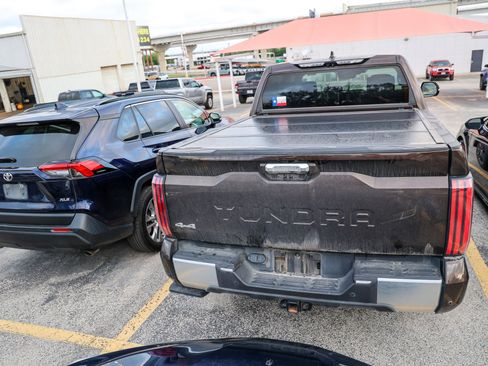 Used 2024 Toyota Tundra Limited AWD/4WD image 9