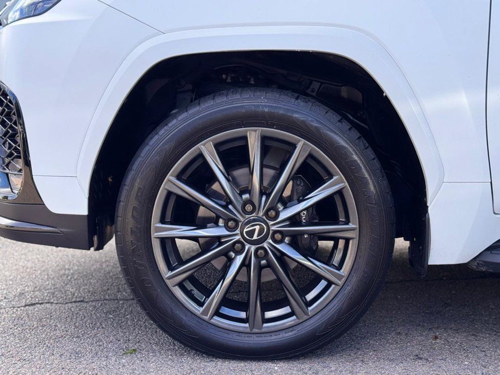 Used 2024 Lexus LX 600 F Sport AWD/4WD image 11