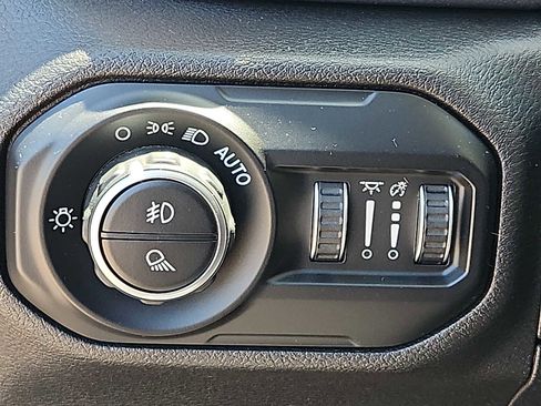 Used 2021 Jeep Gladiator Mojave AWD/4WD image 25