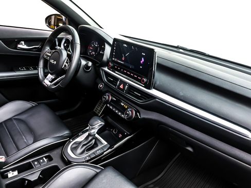 Used 2023 Kia Forte GT-Line w/ GT-Line Premium Package image 17