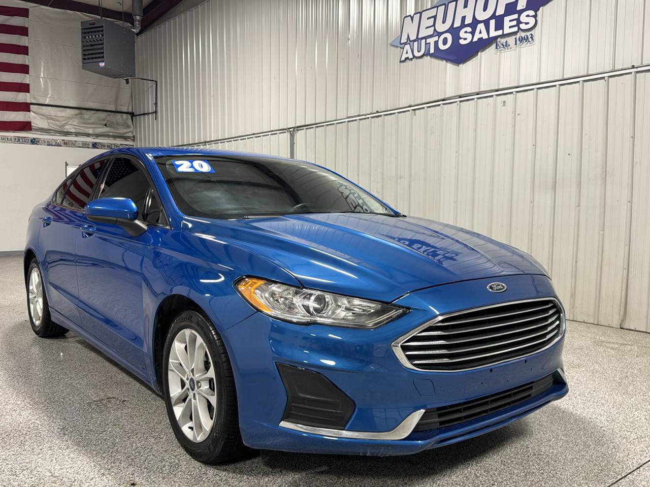 Used 2020 Ford Fusion SE FWD image 2