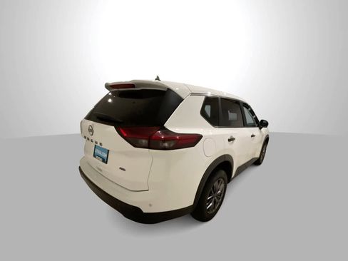 Used 2024 Nissan Rogue S image 8