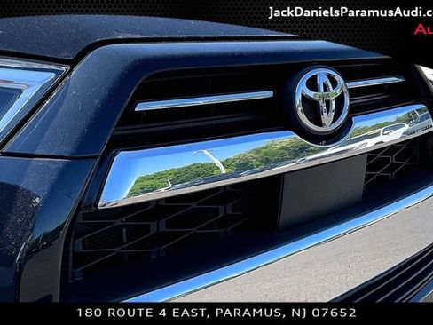 Used 2022 Toyota 4Runner Limited AWD/4WD image 19