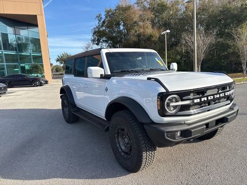 Certified 2025 Ford Bronco Outer Banks w/ Sasquatch Package image 8