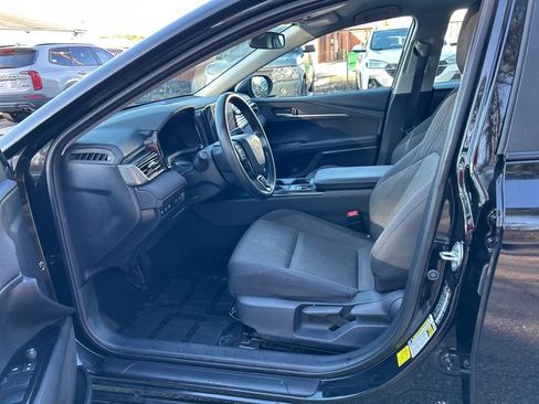 Used 2025 Toyota Camry LE image 11