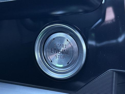 Used 2023 Chevrolet Corvette Stingray Premium Cpe w/ Z51 Performance Package image 17