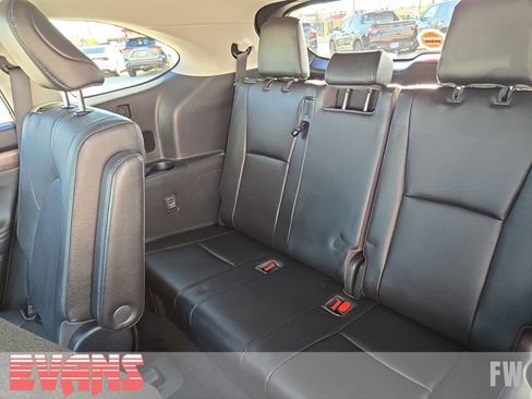 Used 2021 Toyota Highlander Platinum AWD/4WD image 27