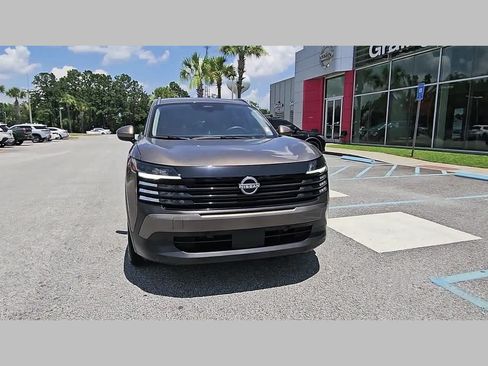 Used 2025 Nissan Kicks SV w/ SV Premium Package FWD image 19