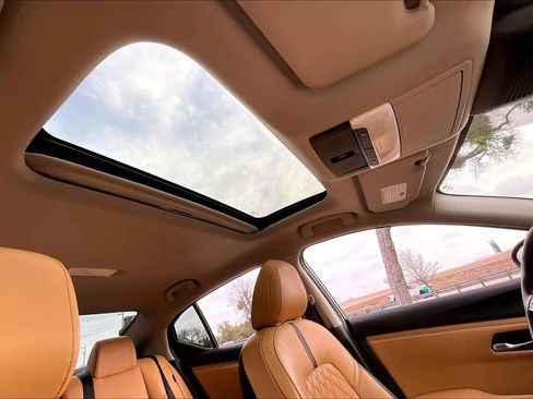 Used 2023 Nissan Sentra SV w/ SV Premium Package image 13