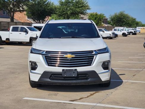 Used 2023 Chevrolet Traverse Premier FWD image 10