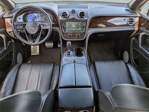 Used 2018 Bentley Bentayga image 20