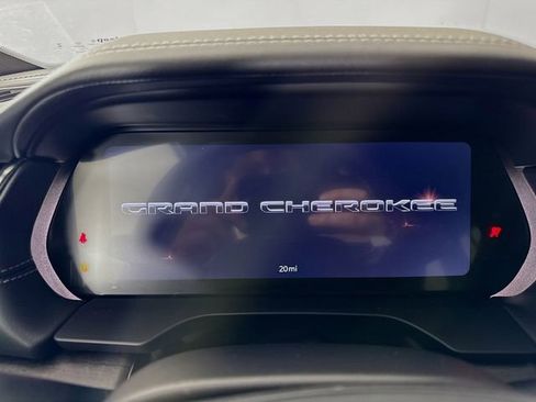 New 2025 Jeep Grand Cherokee L Overland w/ Luxury Tech Group IV image 12