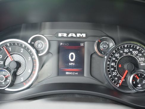 Used 2024 RAM 2500 Big Horn w/ Off Road Package AWD/4WD image 12