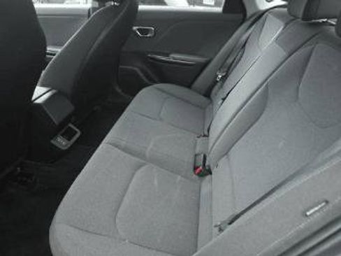 Used 2025 Kia K4 LXS image 12