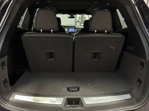 Certified 2025 Cadillac XT6 Premium Luxury AWD/4WD image 24