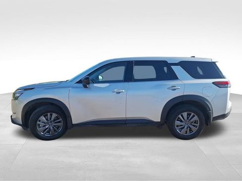 Certified 2025 Nissan Pathfinder S FWD image 5