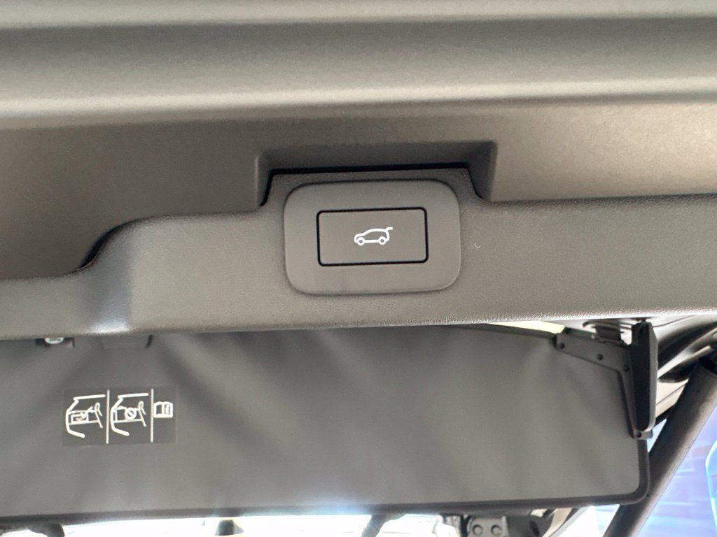 New 2026 Land Rover Discovery S AWD/4WD image 22