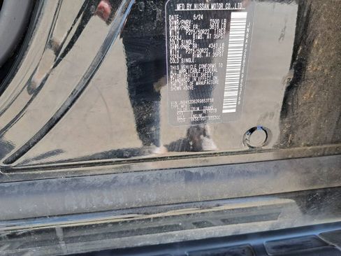 Used 2024 Nissan Armada Platinum w/ Captain's Chairs Package image 29