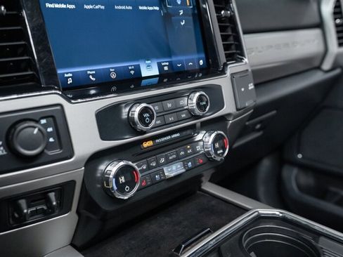 Used 2022 Ford F250 Lariat w/ Black Appearance Package image 2