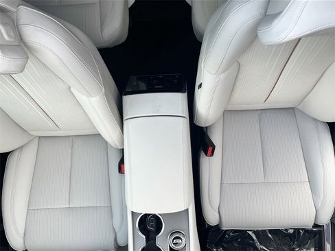 New 2026 Cadillac Vistiq Luxury w/ LPO, Floor Liner Package image 23