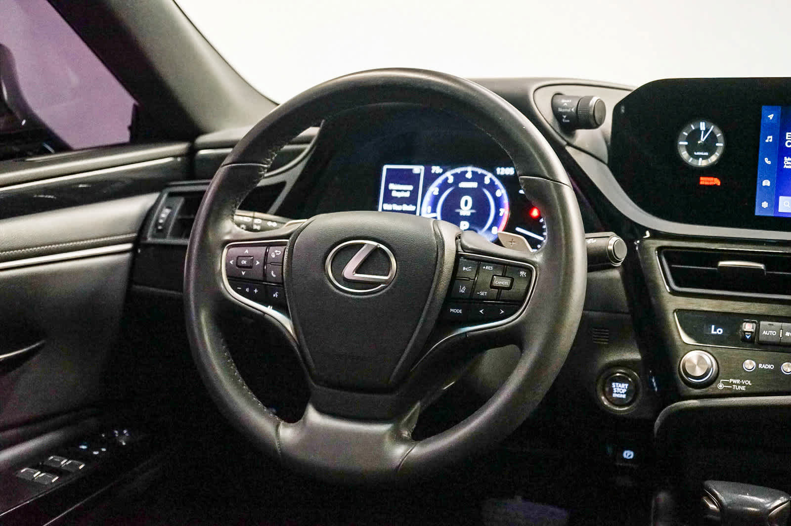 Used 2024 Lexus ES 350 w/ Accessory Package (Z2) FWD image 16