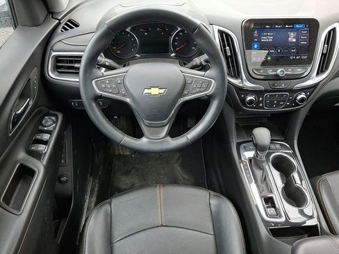 Used 2023 Chevrolet Equinox Premier image 10