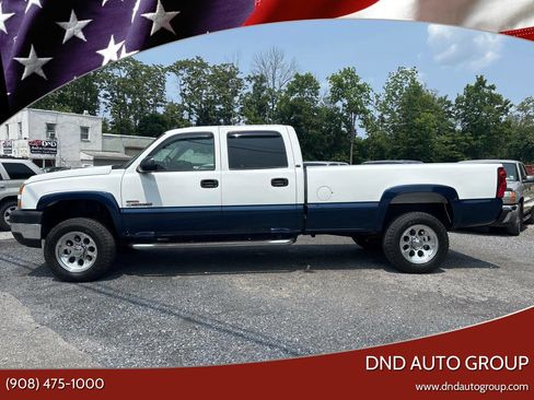 Used 2005 Chevrolet Silverado 2500 LT w/ Heavy-Duty Power Package image 1