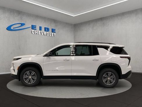 New 2026 Chevrolet Traverse LT w/ Driver Confidence Package AWD/4WD image 5