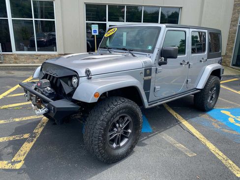 Used 2018 Jeep Wrangler Unlimited Sport AWD/4WD image 2