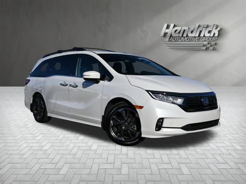 Used 2022 Honda Odyssey Elite image 2
