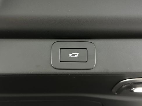 Used 2025 Land Rover Range Rover Long Wheelbase SE image 44