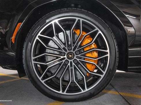 Used 2025 Lamborghini Urus SE image 5