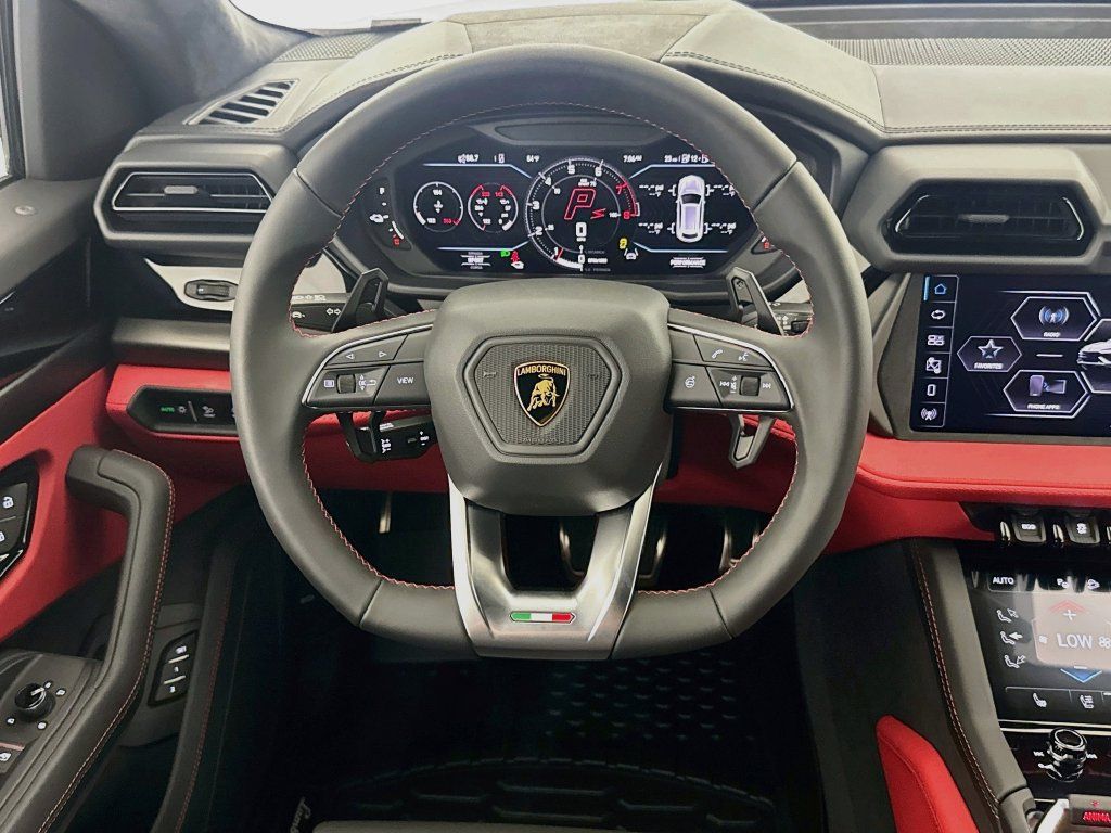 Used 2026 Lamborghini Urus SE AWD/4WD image 11
