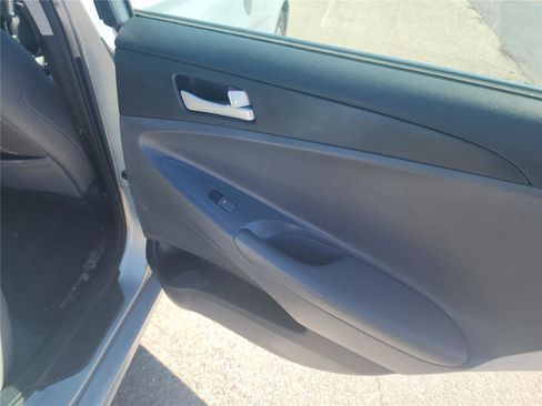 Used 2013 Hyundai Sonata GLS image 18