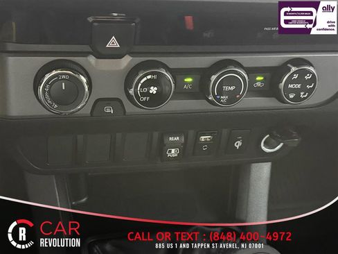Used 2018 Toyota Tacoma TRD Sport AWD/4WD image 23
