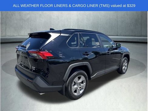 Used 2025 Toyota RAV4 XLE AWD/4WD image 4