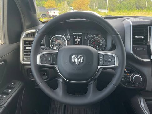 Used 2025 RAM 1500 Big Horn AWD/4WD image 24