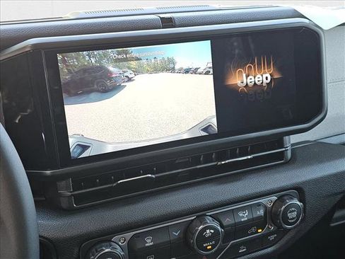 New 2025 Jeep Gladiator Sport image 13