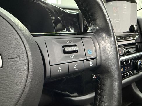 Used 2022 Nissan Pathfinder SL image 14