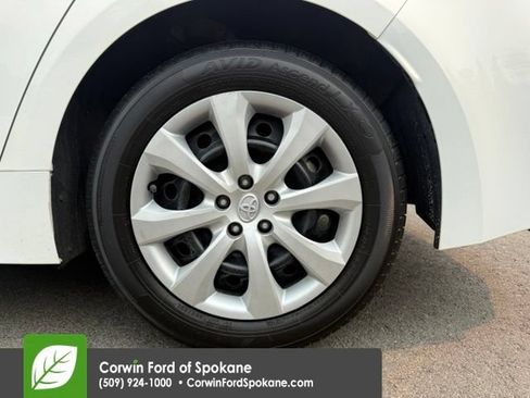 Used 2021 Toyota Corolla LE w/ Carpet Mat Package (TMS) FWD image 9