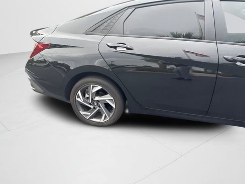 Certified 2025 Hyundai Elantra Sport FWD image 18