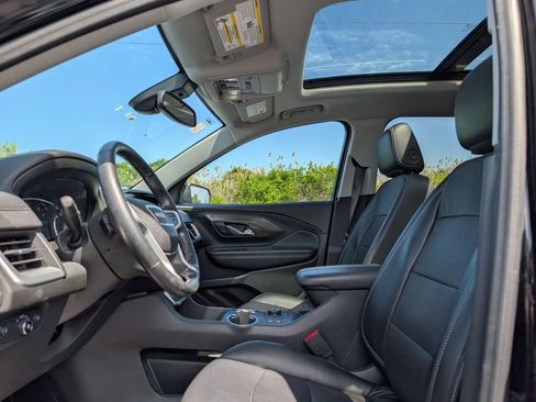 Used 2023 GMC Terrain SLT w/ Elevation Edition AWD/4WD image 9
